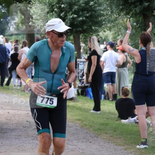 31.08.2025 - Elbe Triathlon Hamburg Luisa Fischer http://msf.ph/oto/8670945 31.08.2025 11:54:30 Laufen 1367, 775 meine-sportfotos.de