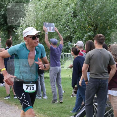 31.08.2025 - Elbe Triathlon Hamburg Luisa Fischer http://msf.ph/oto/8670954 31.08.2025 11:54:31 Laufen 775 meine-sportfotos.de