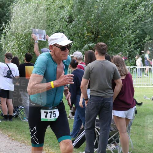 31.08.2025 - Elbe Triathlon Hamburg Luisa Fischer http://msf.ph/oto/8670955 31.08.2025 11:54:32 Laufen 775 meine-sportfotos.de