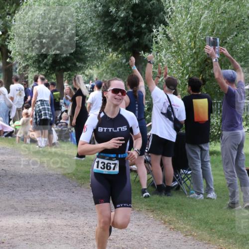 31.08.2025 - Elbe Triathlon Hamburg Luisa Fischer http://msf.ph/oto/8670966 31.08.2025 11:54:34 Laufen 1422, 879, 1367 meine-sportfotos.de