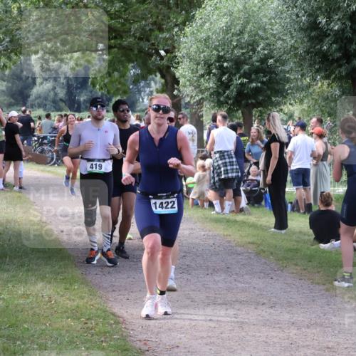 31.08.2025 - Elbe Triathlon Hamburg Luisa Fischer http://msf.ph/oto/8670977 31.08.2025 11:54:36 Laufen 419, 1422 meine-sportfotos.de