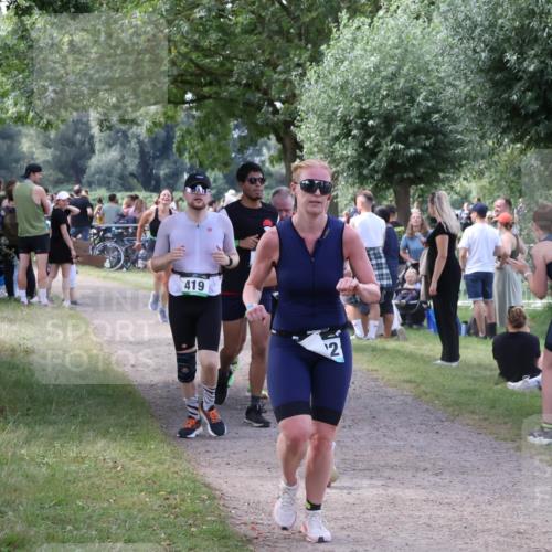 31.08.2025 - Elbe Triathlon Hamburg Luisa Fischer http://msf.ph/oto/8670980 31.08.2025 11:54:37 Laufen 419, 2 meine-sportfotos.de