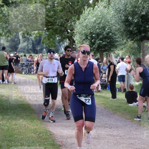 31.08.2025 - Elbe Triathlon Hamburg Luisa Fischer http://msf.ph/oto/8670983 31.08.2025 11:54:37 Laufen 419, 22 meine-sportfotos.de