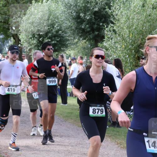 31.08.2025 - Elbe Triathlon Hamburg Luisa Fischer http://msf.ph/oto/8670992 31.08.2025 11:54:38 Laufen 419, 12, 999, 879, 1422 meine-sportfotos.de