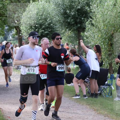 31.08.2025 - Elbe Triathlon Hamburg Luisa Fischer http://msf.ph/oto/8670997 31.08.2025 11:54:39 Laufen 795, 419, 127, 999, 879 meine-sportfotos.de