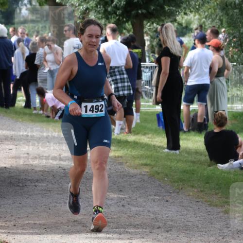 31.08.2025 - Elbe Triathlon Hamburg Luisa Fischer http://msf.ph/oto/8671008 31.08.2025 11:54:51 Laufen 1492, 3, 20 meine-sportfotos.de