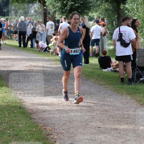 31.08.2025 - Elbe Triathlon Hamburg Luisa Fischer http://msf.ph/oto/8671013 31.08.2025 11:54:52 Laufen 1609, 1492 meine-sportfotos.de
