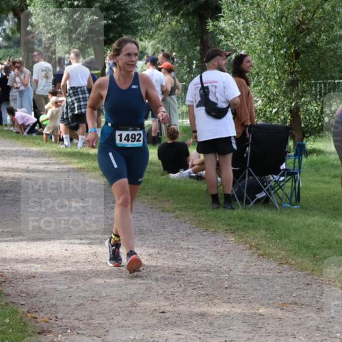 31.08.2025 - Elbe Triathlon Hamburg Luisa Fischer http://msf.ph/oto/8671017 31.08.2025 11:54:52 Laufen 1609, 2318, 1492 meine-sportfotos.de