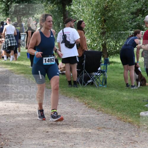 31.08.2025 - Elbe Triathlon Hamburg Luisa Fischer http://msf.ph/oto/8671020 31.08.2025 11:54:53 Laufen 1492 meine-sportfotos.de