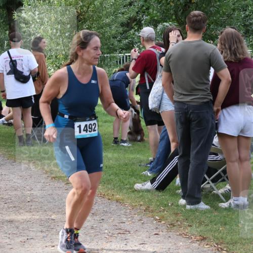 31.08.2025 - Elbe Triathlon Hamburg Luisa Fischer http://msf.ph/oto/8671026 31.08.2025 11:54:54 Laufen 1492 meine-sportfotos.de