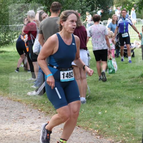 31.08.2025 - Elbe Triathlon Hamburg Luisa Fischer http://msf.ph/oto/8671033 31.08.2025 11:54:54 Laufen 1492, 1191, 1 meine-sportfotos.de