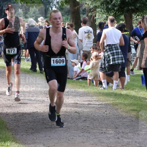31.08.2025 - Elbe Triathlon Hamburg Luisa Fischer http://msf.ph/oto/8671038 31.08.2025 11:54:56 Laufen 677, 1609 meine-sportfotos.de