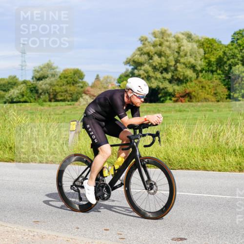 31.08.2025 - Elbe Triathlon Hamburg Michael Burmester http://msf.ph/oto/8671070 31.08.2025 10:01:51 Radfahren 393, 636, 750 meine-sportfotos.de