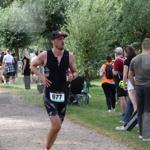 31.08.2025 - Elbe Triathlon Hamburg Luisa Fischer http://msf.ph/oto/8671071 31.08.2025 11:55:00 Laufen 677, 1 meine-sportfotos.de