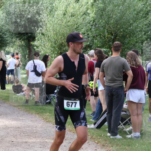 31.08.2025 - Elbe Triathlon Hamburg Luisa Fischer http://msf.ph/oto/8671074 31.08.2025 11:55:01 Laufen 677, 1191 meine-sportfotos.de