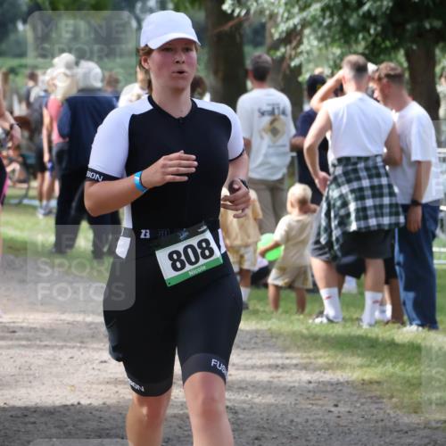 31.08.2025 - Elbe Triathlon Hamburg Luisa Fischer http://msf.ph/oto/8671090 31.08.2025 11:55:08 Laufen 1443, 1428, 3, 808 meine-sportfotos.de
