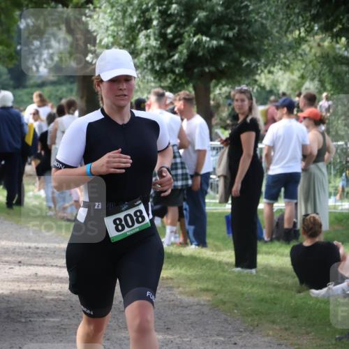 31.08.2025 - Elbe Triathlon Hamburg Luisa Fischer http://msf.ph/oto/8671094 31.08.2025 11:55:08 Laufen 428, 23, 808 meine-sportfotos.de