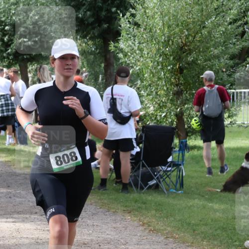 31.08.2025 - Elbe Triathlon Hamburg Luisa Fischer http://msf.ph/oto/8671101 31.08.2025 11:55:09 Laufen 808 meine-sportfotos.de
