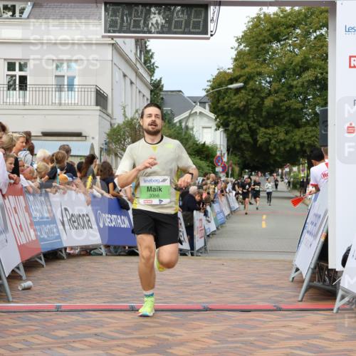 31.08.2025 - 21. Blankeneser Heldenlauf Strokosch-Dieckow http://msf.ph/oto/8671104 31.08.2025 10:53:25 Ziel 3356, 3371, 3272 meine-sportfotos.de