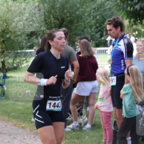 31.08.2025 - Elbe Triathlon Hamburg Luisa Fischer http://msf.ph/oto/8671142 31.08.2025 11:55:16 Laufen 1443, 191 meine-sportfotos.de