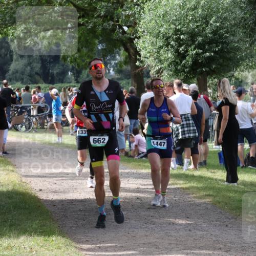 31.08.2025 - Elbe Triathlon Hamburg Luisa Fischer http://msf.ph/oto/8671177 31.08.2025 11:55:23 Laufen 3001, 133, 662, 1447 meine-sportfotos.de