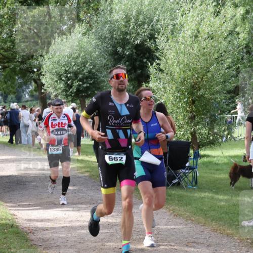 31.08.2025 - Elbe Triathlon Hamburg Luisa Fischer http://msf.ph/oto/8671200 31.08.2025 11:55:26 Laufen 1001, 1335, 662 meine-sportfotos.de