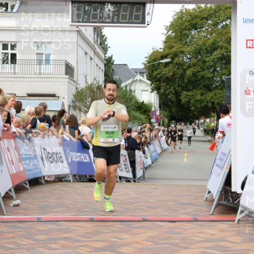 31.08.2025 - 21. Blankeneser Heldenlauf Strokosch-Dieckow http://msf.ph/oto/8671231 31.08.2025 10:53:25 Ziel 3356, 3371, 3272 meine-sportfotos.de