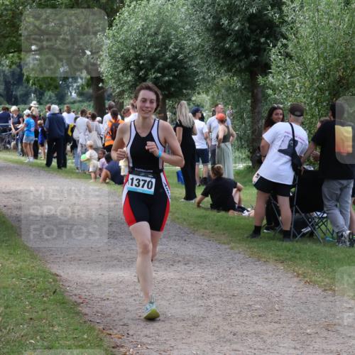 31.08.2025 - Elbe Triathlon Hamburg Luisa Fischer http://msf.ph/oto/8671240 31.08.2025 11:56:01 Laufen 1370 meine-sportfotos.de