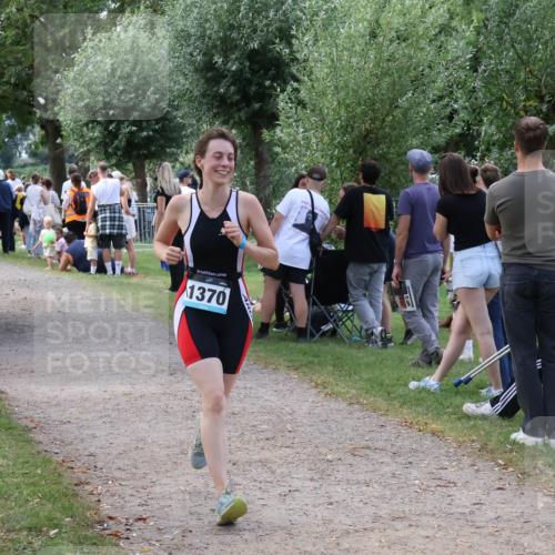 31.08.2025 - Elbe Triathlon Hamburg Luisa Fischer http://msf.ph/oto/8671246 31.08.2025 11:56:02 Laufen 1370 meine-sportfotos.de