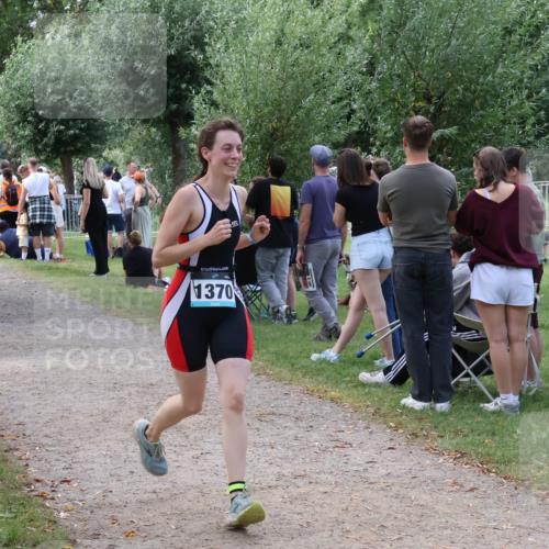 31.08.2025 - Elbe Triathlon Hamburg Luisa Fischer http://msf.ph/oto/8671248 31.08.2025 11:56:02 Laufen 1370 meine-sportfotos.de