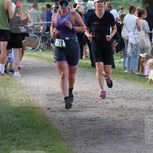 31.08.2025 - Elbe Triathlon Hamburg Luisa Fischer http://msf.ph/oto/8671251 31.08.2025 11:56:12 Laufen 410, 777 meine-sportfotos.de