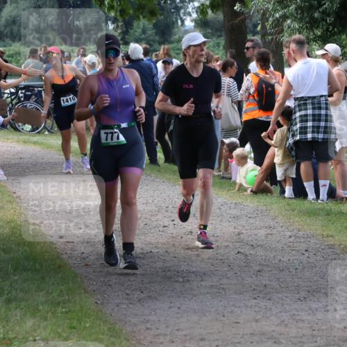 31.08.2025 - Elbe Triathlon Hamburg Luisa Fischer http://msf.ph/oto/8671259 31.08.2025 11:56:13 Laufen 1410, 777 meine-sportfotos.de