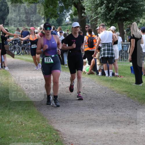 31.08.2025 - Elbe Triathlon Hamburg Luisa Fischer http://msf.ph/oto/8671265 31.08.2025 11:56:14 Laufen 1410, 777 meine-sportfotos.de