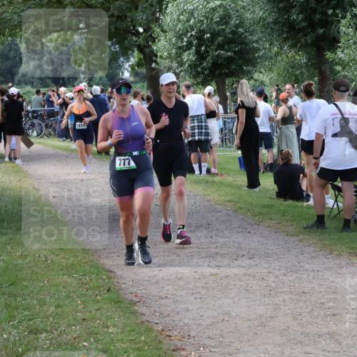 31.08.2025 - Elbe Triathlon Hamburg Luisa Fischer http://msf.ph/oto/8671272 31.08.2025 11:56:15 Laufen 1410, 777 meine-sportfotos.de
