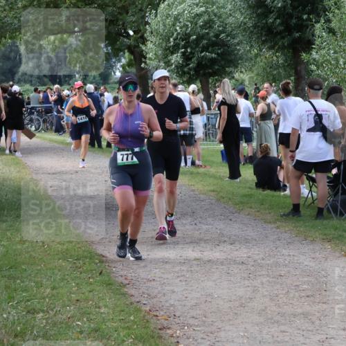 31.08.2025 - Elbe Triathlon Hamburg Luisa Fischer http://msf.ph/oto/8671274 31.08.2025 11:56:15 Laufen 1410, 777 meine-sportfotos.de