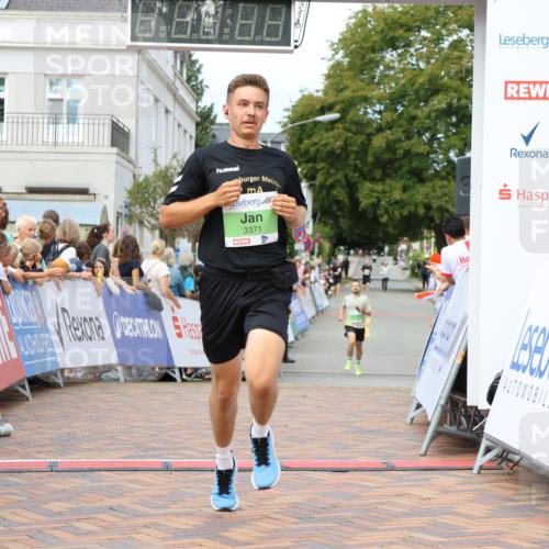 31.08.2025 - 21. Blankeneser Heldenlauf Strokosch-Dieckow http://msf.ph/oto/8671281 31.08.2025 10:53:20 Ziel 3371, 3636, 3272 meine-sportfotos.de