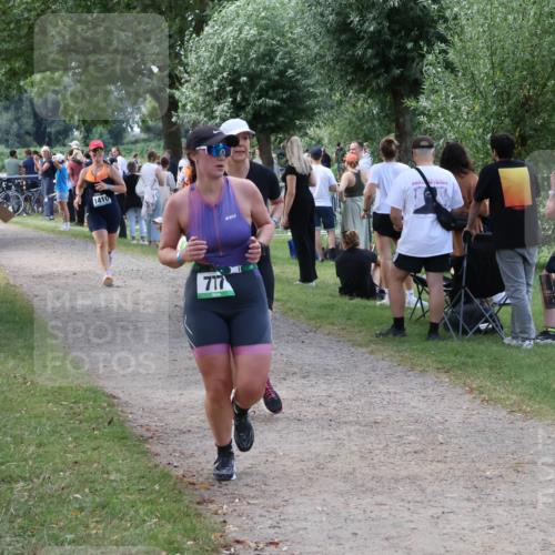 31.08.2025 - Elbe Triathlon Hamburg Luisa Fischer http://msf.ph/oto/8671285 31.08.2025 11:56:16 Laufen 1410, 717 meine-sportfotos.de