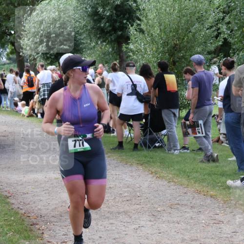 31.08.2025 - Elbe Triathlon Hamburg Luisa Fischer http://msf.ph/oto/8671292 31.08.2025 11:56:17 Laufen 1410, 717, 2 meine-sportfotos.de