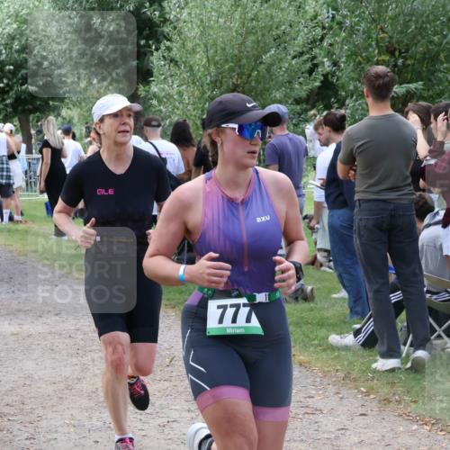 31.08.2025 - Elbe Triathlon Hamburg Luisa Fischer http://msf.ph/oto/8671295 31.08.2025 11:56:18 Laufen 1410, 777, 2 meine-sportfotos.de