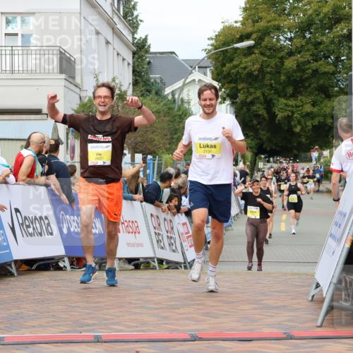 31.08.2025 - 21. Blankeneser Heldenlauf Strokosch-Dieckow http://msf.ph/oto/8671298 31.08.2025 10:32:17 Ziel 2418, 2131, 2182, 2627 meine-sportfotos.de