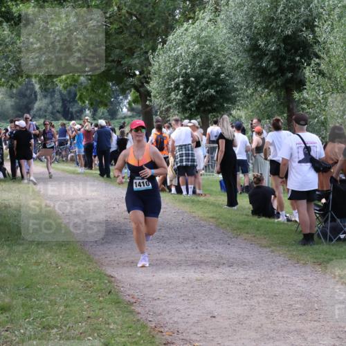 31.08.2025 - Elbe Triathlon Hamburg Luisa Fischer http://msf.ph/oto/8671299 31.08.2025 11:56:19 Laufen 1410 meine-sportfotos.de