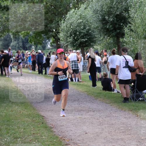 31.08.2025 - Elbe Triathlon Hamburg Luisa Fischer http://msf.ph/oto/8671302 31.08.2025 11:56:19 Laufen 1410 meine-sportfotos.de
