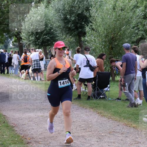 31.08.2025 - Elbe Triathlon Hamburg Luisa Fischer http://msf.ph/oto/8671311 31.08.2025 11:56:21 Laufen 1481, 1410 meine-sportfotos.de