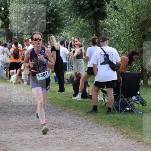 31.08.2025 - Elbe Triathlon Hamburg Luisa Fischer http://msf.ph/oto/8671328 31.08.2025 11:56:25 Laufen 1328, 1481 meine-sportfotos.de