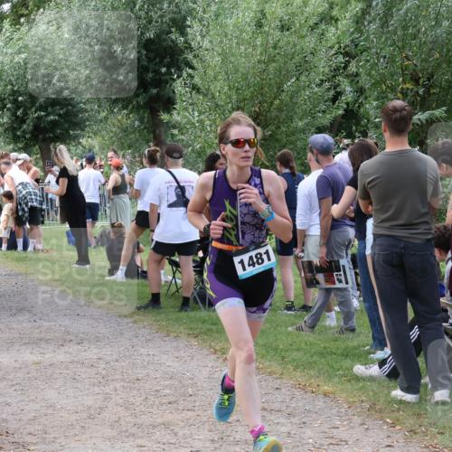 31.08.2025 - Elbe Triathlon Hamburg Luisa Fischer http://msf.ph/oto/8671340 31.08.2025 11:56:27 Laufen 1328, 1481 meine-sportfotos.de