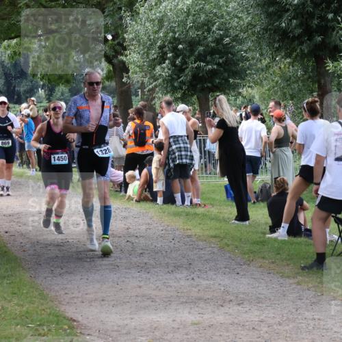 31.08.2025 - Elbe Triathlon Hamburg Luisa Fischer http://msf.ph/oto/8671350 31.08.2025 11:56:28 Laufen 869, 1450, 1328 meine-sportfotos.de