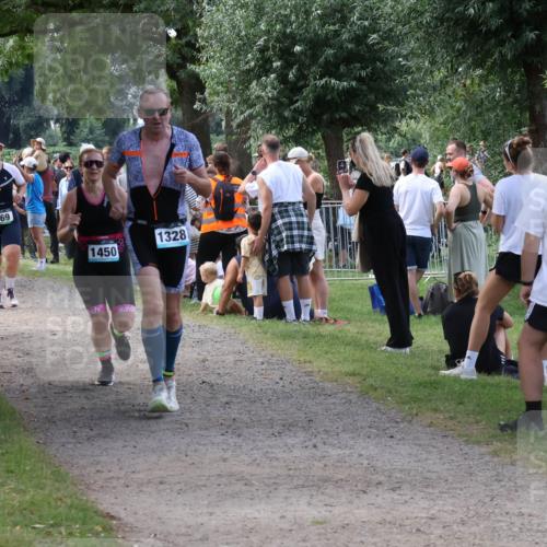 31.08.2025 - Elbe Triathlon Hamburg Luisa Fischer http://msf.ph/oto/8671351 31.08.2025 11:56:28 Laufen 869, 1450, 1328 meine-sportfotos.de