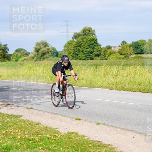 31.08.2025 - Elbe Triathlon Hamburg Michael Burmester http://msf.ph/oto/8671360 31.08.2025 10:02:49 Radfahren 599, 614, 638, 803 meine-sportfotos.de