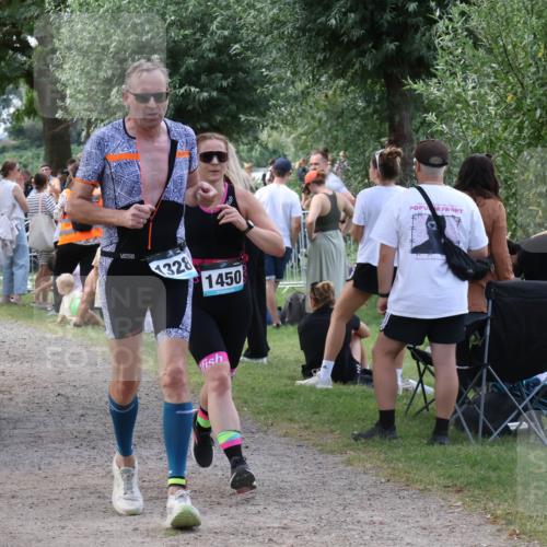 31.08.2025 - Elbe Triathlon Hamburg Luisa Fischer http://msf.ph/oto/8671367 31.08.2025 11:56:30 Laufen 869, 1328, 1450 meine-sportfotos.de