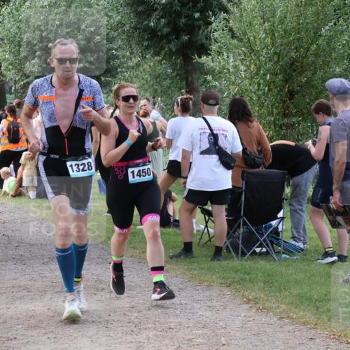 31.08.2025 - Elbe Triathlon Hamburg Luisa Fischer http://msf.ph/oto/8671370 31.08.2025 11:56:31 Laufen 69, 1328, 1450 meine-sportfotos.de